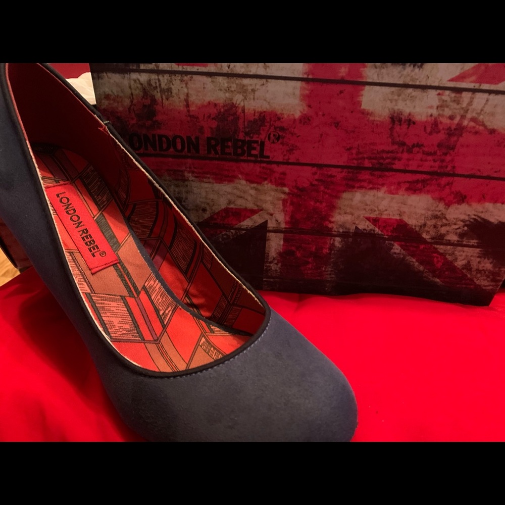London Rebel Pumps